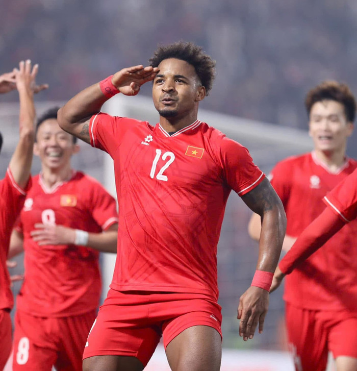 Nguyễn Xuân Son khẳng định rằng việc lên tuyển quốc gia Việt Nam đã hoàn toàn thay đổi cuộc đời anh. Ảnh: VFF