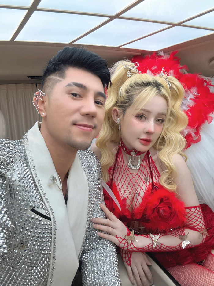 Ngân 98 gửi lời xin lỗi đến khán giả sau khi biết chuyện Lương Bằng Quang đã lấy tiền trong bao lì xì. (Ảnh: FBNV)