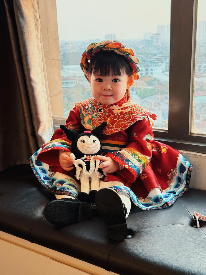 Hoa hậu Đỗ Mỹ Linh khoe con gái xinh như búp bê, ai nấy đều xuýt xoa Ảnh 1