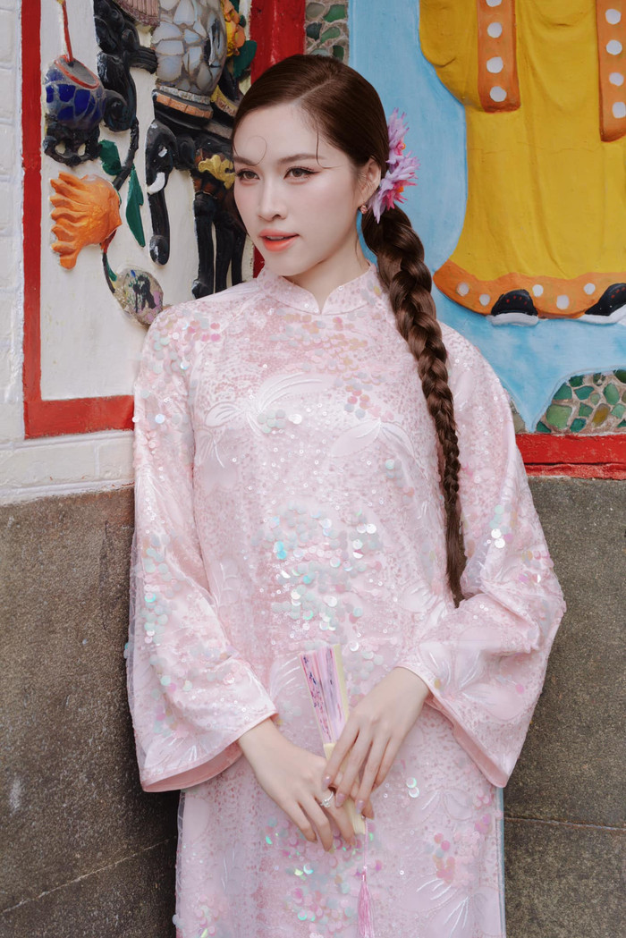 Hình ảnh dịu dàng, đằm thắm của MC Thanh Thanh Huyền nhận được nhiều phản hồi tích cực từ khán giả. Ảnh: FBNV