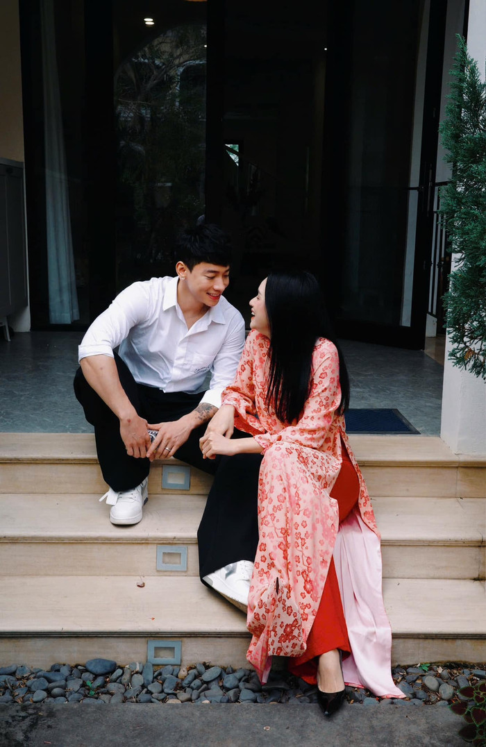 Showbiz 24h: Hương Giang đang vướng vào nghi vấn hẹn hò với chàng trai nhỏ tuổi. Ảnh: FBNV