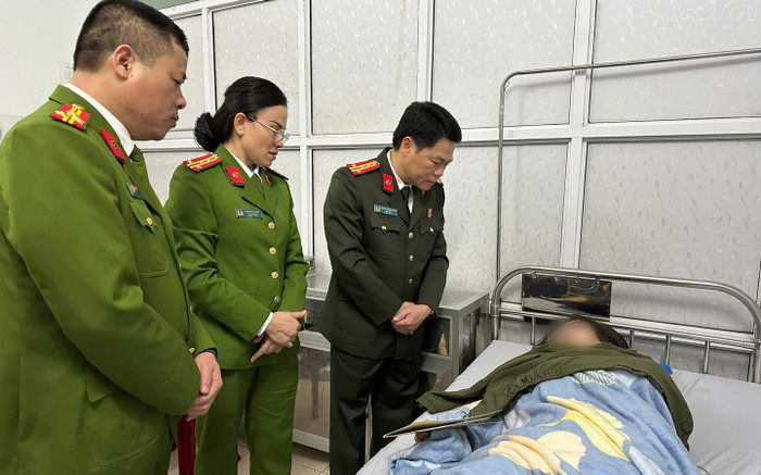 Vụ ô tô lao xuống mương làm 7 người tử vong ở Nam Định: 2 nạn nhân sống sót hiện ra sao? Ảnh 2
