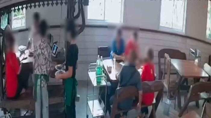 Bé gái 5 tuổi bị bỏng do nhân viên nhà hàng đổ súp nóng lên tay, người mẹ đăng bài 'bóc phốt' Ảnh 1