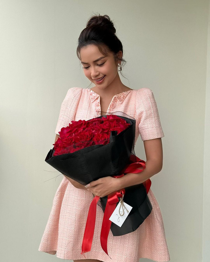 Hoa hậu Ngọc Châu từng vướng tin đồn có người yêu, tuy nhiên nàng hậu im lặng trước nghi vấn tình cảm này. (Ảnh: FBNV)