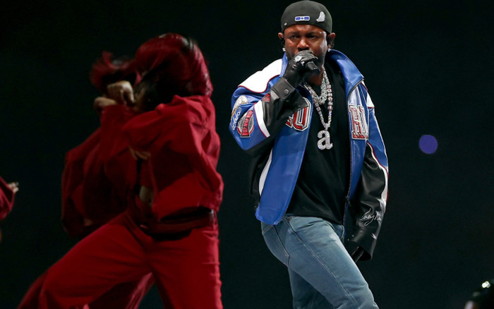 Kendrick Lamar mang người yêu cũ của Drake lên sân khấu Super Bowl Halftime Show 2025 Ảnh 2