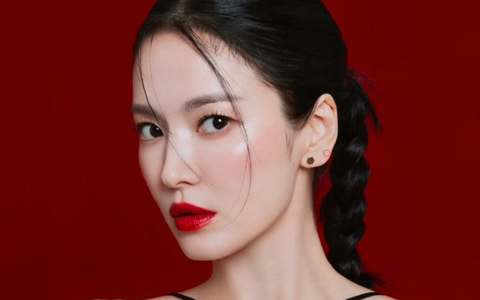 Song Hye Kyo báo tin vui với 'bạn trai' cực phẩm lớn hơn 2 tuổi Ảnh 2