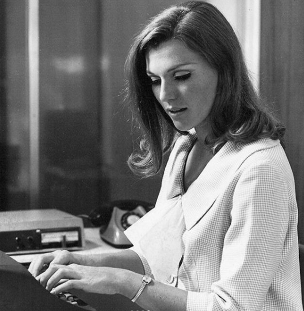 Mẹ Elon Musk: Biểu tượng của thời trang 'không tuổi' khuấy đảo sàn diễn NYFW Ảnh 5