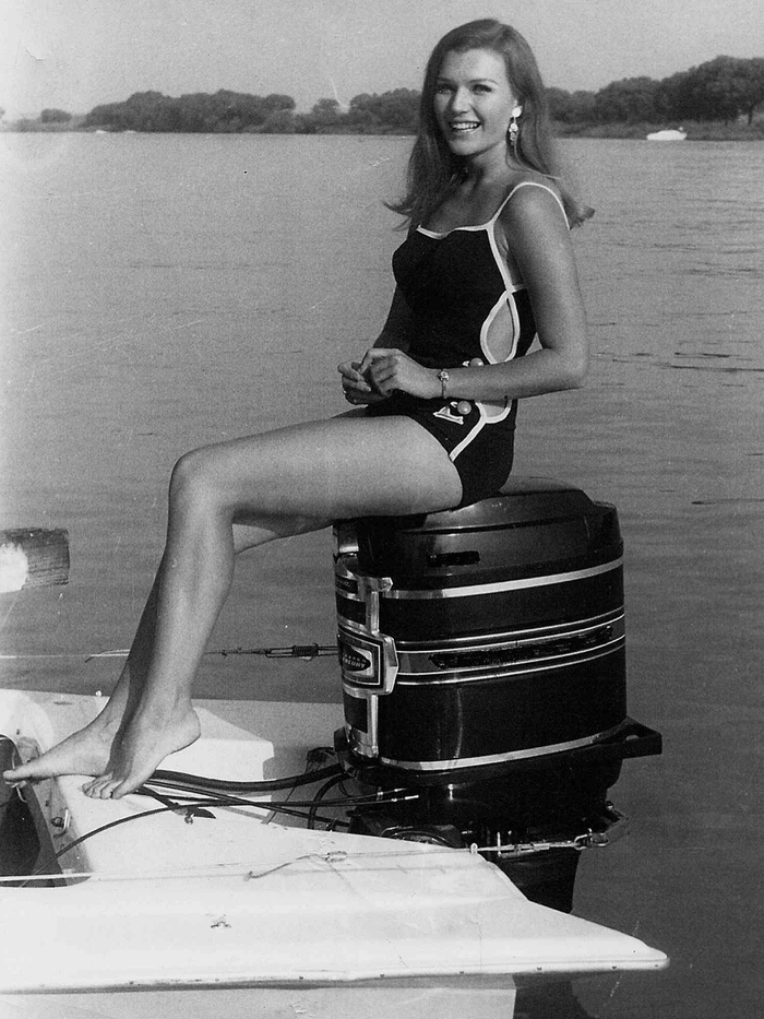 Mẹ Elon Musk: Biểu tượng của thời trang 'không tuổi' khuấy đảo sàn diễn NYFW Ảnh 4