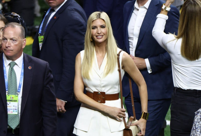 Ivanka Trump gây sốt với phong cách thời trang thanh lịch, sang trọng của mình tại Super Bowl 2025. 
