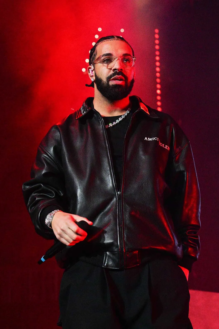 Nam ca sĩ tặng hơn 1 tỷ đồng tiền mặt cho khán giả trong đêm diễn Ảnh 4