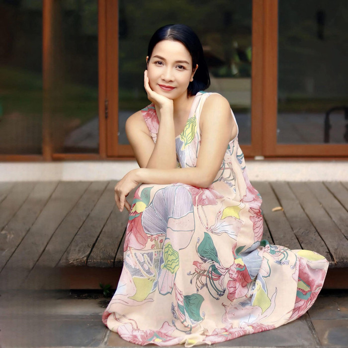 Ca sĩ Mỹ Linh từng bị kẻ gian móc ví, lấy sạch tiền trong chuyến bay từ Thái Lan qua Bỉ. (Ảnh FBNV)