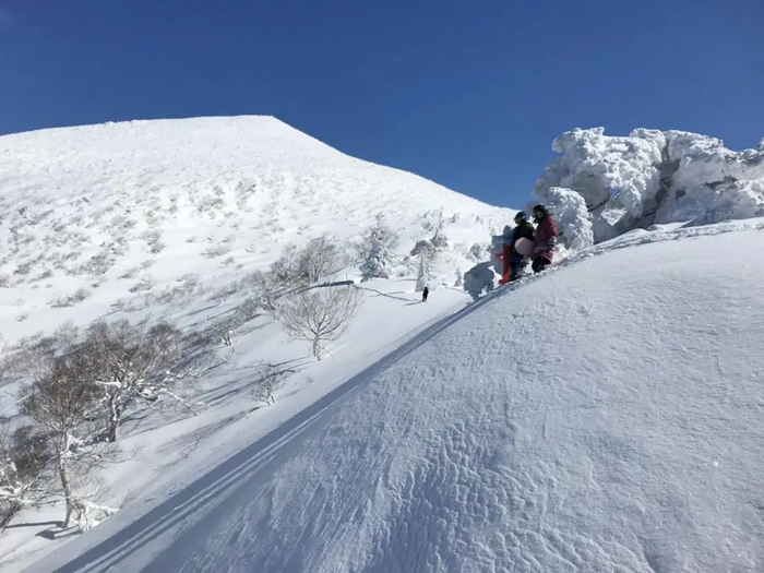 Nhật Bản: 2 trận tuyết lở xảy ra, 100 người bị mắc kẹt Ảnh 1