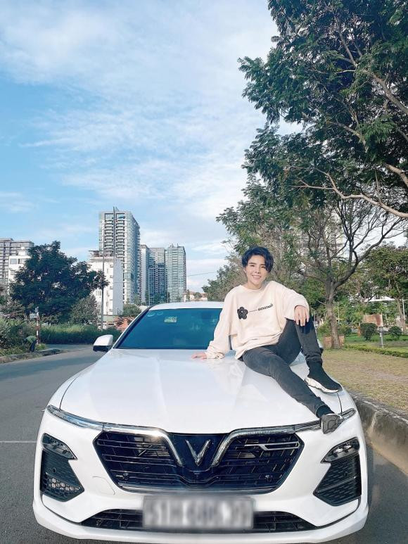 Vũ Cát Tường tậu xế hộp tiền tỷ. (Ảnh FBNV)