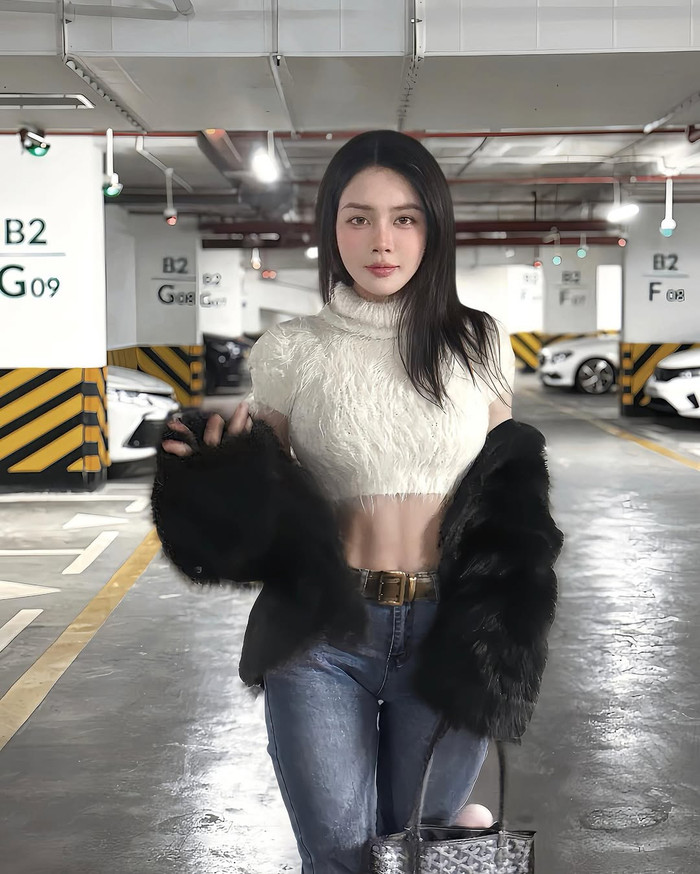 Hot girl Bích Hạnh sở hữu cuộc sống sang chảnh tựa 'phú bà'. (Ảnh: Instagram nhân vật)