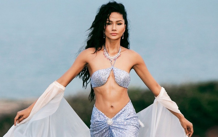Chuyên gia quốc tế khen H'Hen Niê khi Miss Universe báo tin quan trọng Ảnh 2