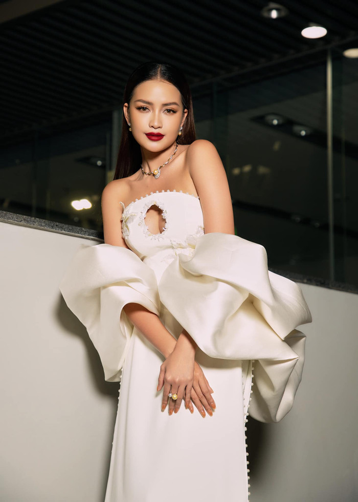 Ngọc Châu thi lại Miss Universe dù từng lọt Top 10 - Miss Supranational 2019. (Ảnh tổng hợp)