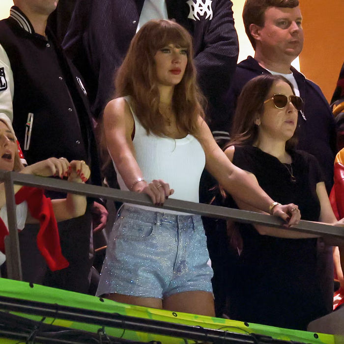 Taylor Swift đã nói gì trước phản ứng la ó từ khán giả tại Super Bowl 2025? Ảnh 3