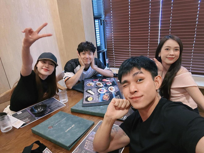 Ninh Dương Lan Ngọc, Ngô Kiến Huy và hội bạn thân có dịp hội ngộ, chúc Tết nhau - Ảnh: FB Ngô Kiến Huy.