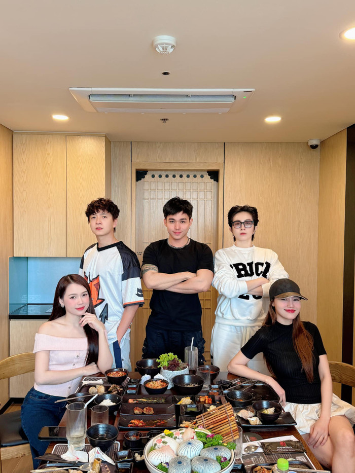 Hé lộ số tiền Ninh Dương Lan Ngọc mừng tuổi Ngô Kiến Huy: Con số khiến chính chủ cũng phải ngỡ ngàng Ảnh 1