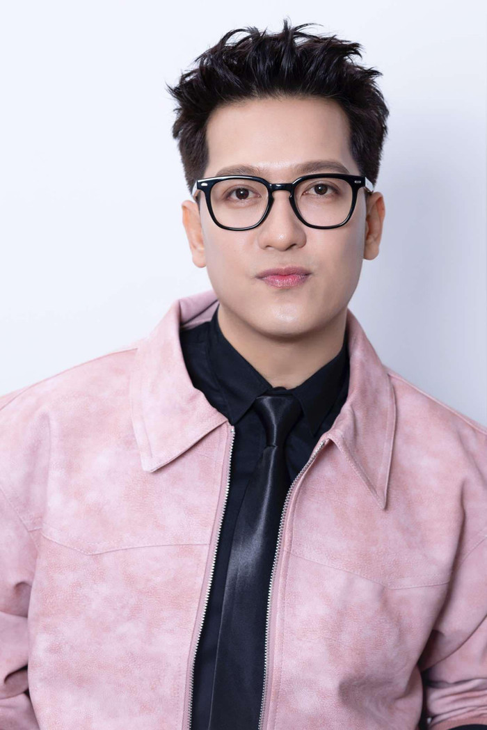 Showbiz 24h: Netizen đang bàn tán câu chuyện Trường Giang lì xì cho ê-kíp. Ảnh: FBNV