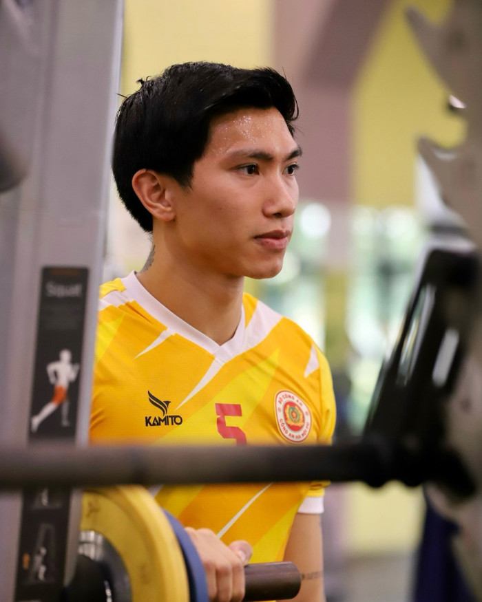 Đoàn Văn Hậu đang chật vật phục hồi chấn thương để tiếp tục sự nghiệp bóng đá. 