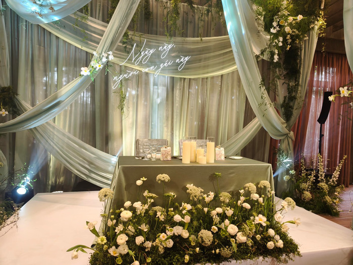 Khu vực không gian bên trong buổi tiệc.