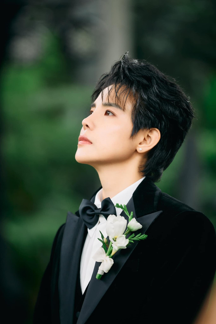 Vũ Cát Tường ngấn lệ trước thềm lễ thành đôi. Ảnh: FBNV