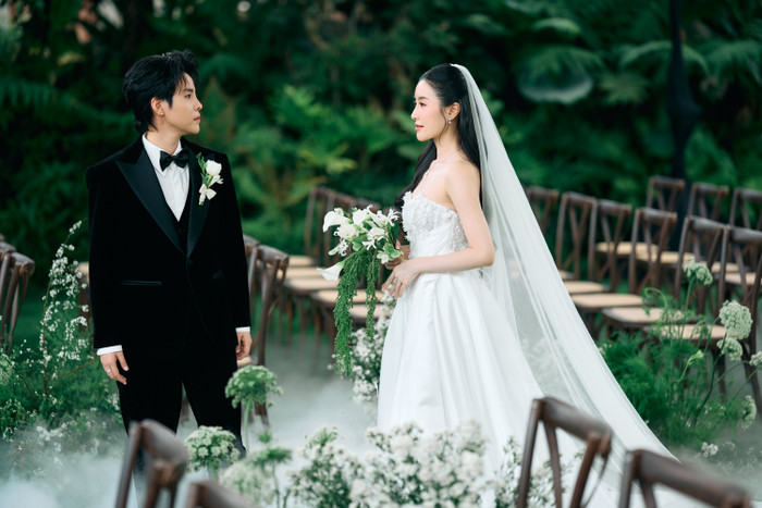 Những hình ảnh đầu tiên trong lễ thành đôi của Vũ Cát Tường và vũ công Thu Trang đã dần lộ diện. (Ảnh: NVCC)