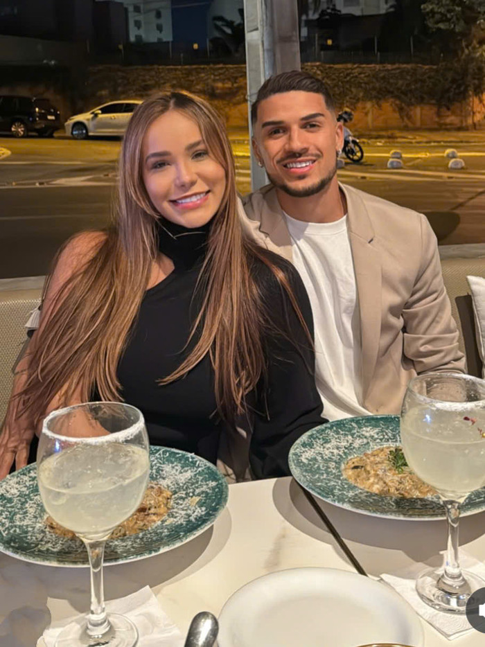 Trước đó, HLV Kim Sang Sik khẳng định ông sẵn sàng triệu tập Hendrio lên đội tuyển Việt Nam nếu anh duy trì phong độ ấn tượng và thể hiện khát khao cống hiến. Bản thân Hendrio cũng bày tỏ mong muốn được khoác áo đội tuyển. 