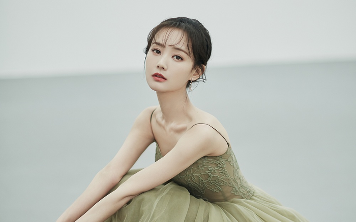 Lý Nhất Đồng lớn hơn bạn trai 7 tuổi.