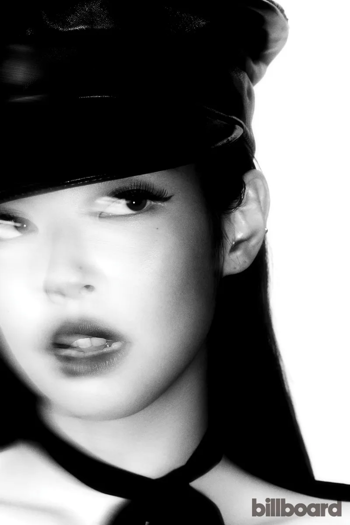 Jennie (BLACKPINK) làm nên lịch sử cho nghệ sĩ solo Kpop Ảnh 4