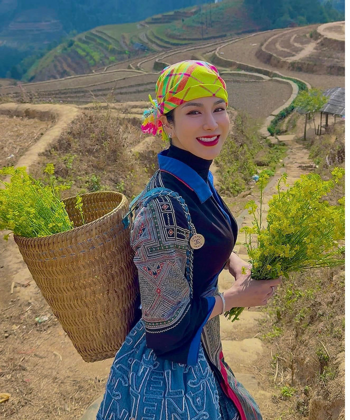 Diệp Lâm Anh khoe ảnh đi du xuân. Nhiều khán giả nhận xét cô yêu đời, trẻ trung hơn kể từ khi công khai có bạn trai. (Ảnh FBNV)