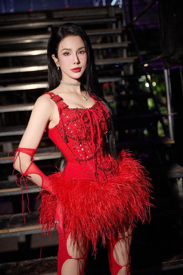 Diệp Lâm Anh hiện đang hẹn hò với chàng trai kém tuổi. (Ảnh FBNV)