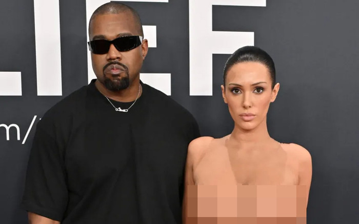 Vợ người mẫu và Kanye West vướng tin ly hôn sau ồn ào 'khoe thân' trên thảm đỏ Grammy 2025 Ảnh 2