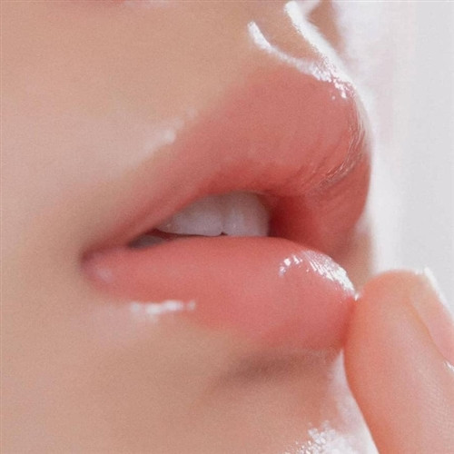 Routine dưỡng môi 'mướt căng' không nên bỏ lỡ! Ảnh 2