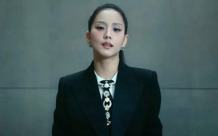 Thời trang 'bắt mắt' của Jisoo trong lần tái xuất: Từ thanh lịch đến cá tính 'phá vỡ' hình tượng Ảnh 2