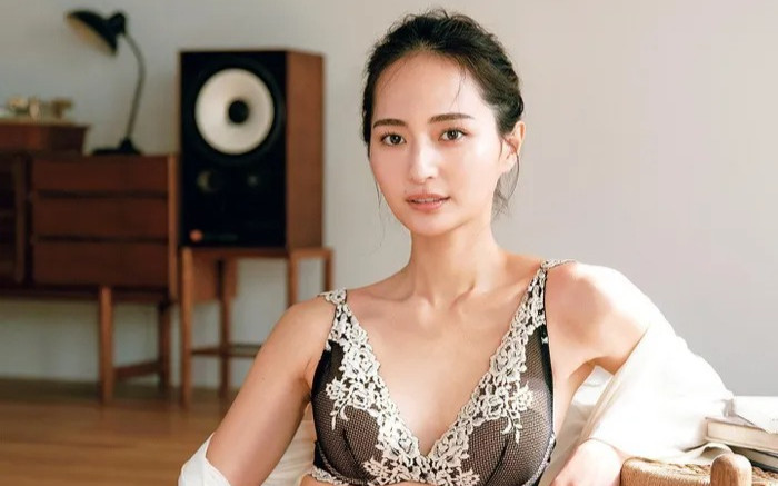 Nữ diễn viên nổi tiếng ly hôn chỉ sau 1 năm tổ chức đám cưới Ảnh 2