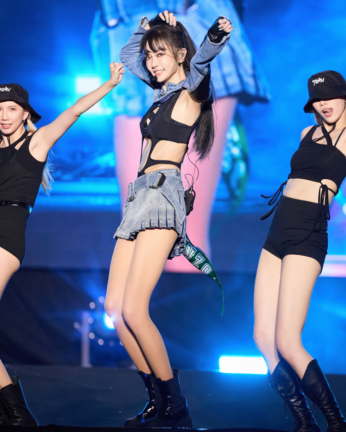 Ở tuổi 50, Tạ Kim Yến khiến nhiều khán giả phải 'xin vía' vì giao diện như gái đôi mươi. 