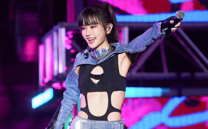 Sắc vóc khó tin của nữ ca sĩ 50 tuổi: Nhìn cứ ngỡ 'gái đôi mươi' Ảnh 2