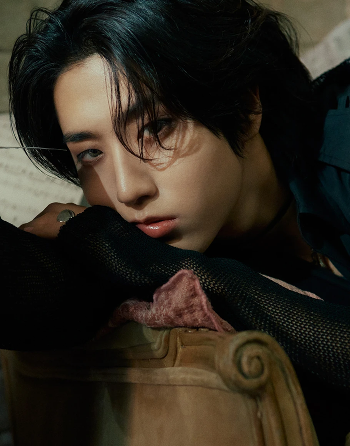 Nam ca sĩ vén áo để lộ 'điều cấm kỵ' trên sân khấu, lập tức gây tranh cãi Ảnh 5