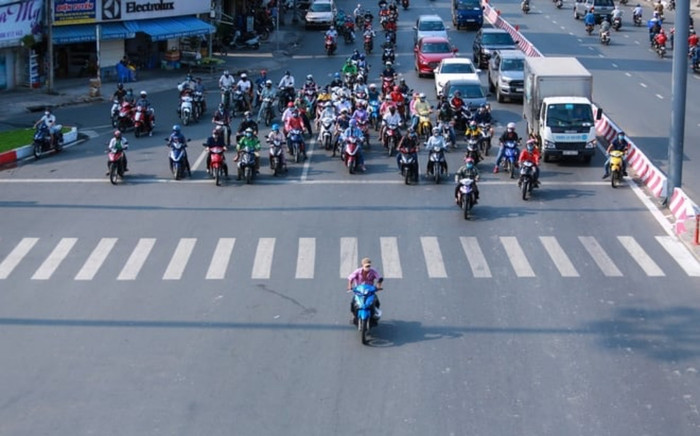 Vượt đèn đỏ để nhường đường cho xe ưu tiên có bị xử phạt không? Ảnh 2