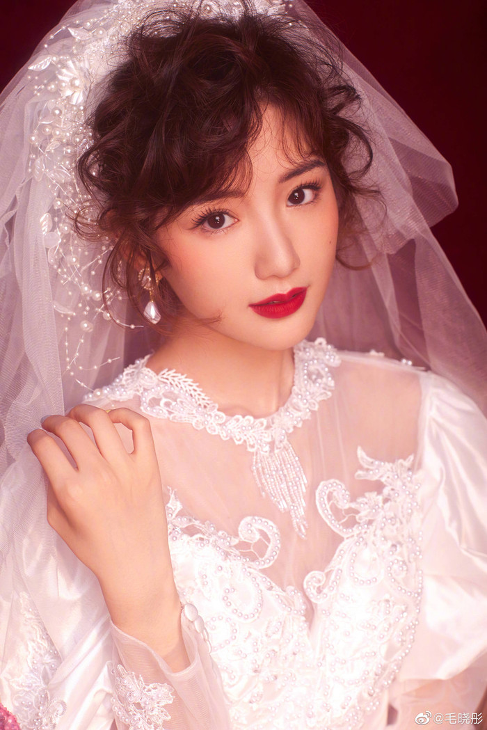 Mao Hiểu Đồng là một trong những nữ diễn viên 8X thành công tại Cbiz.