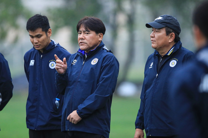 Trước ngày hành quân đến Gia Lai, tân HLV trưởng CLB Hà Nội ông Makoto Teguramori đã có chia sẻ về HAGL và mục tiêu ở V.League. Ảnh: CLB Hà Nội