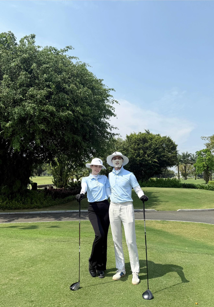 Bình An và Phương Nga đều yêu thích bộ môn golf. Ảnh: FBNV