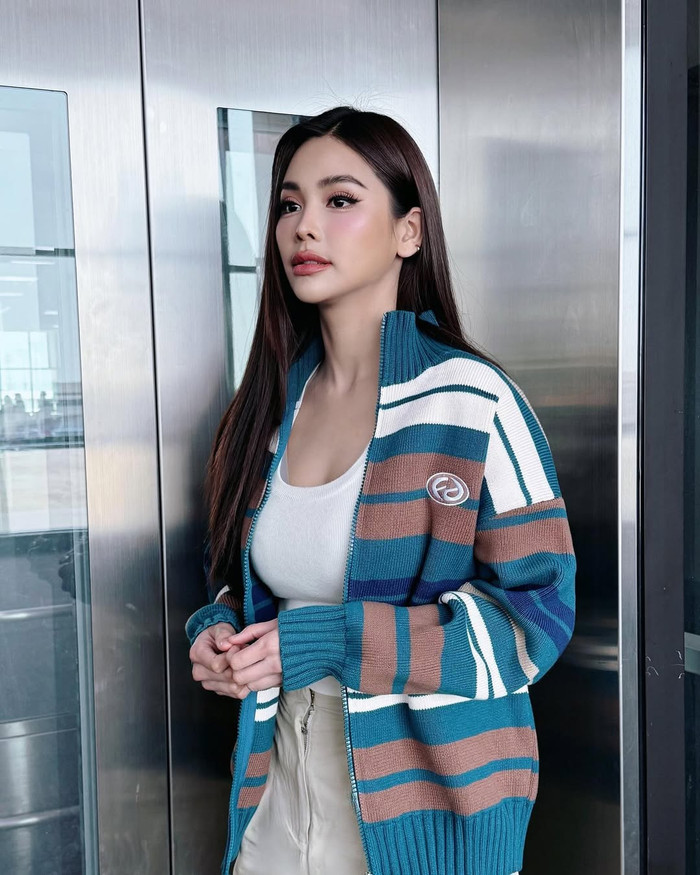 Thời gian gần đây, Engfa Waraha cho thấy rõ sự 'lột xác' đáng kể. Nàng hậu rời xa hình ảnh táo bạo và ưa chuộng những thiết kế thời trang kín đáo khiến ai nấy cũng phải bất ngờ. (Ảnh: Instagram nhân vật)