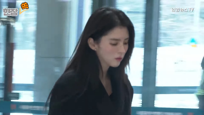Han So Hee đã đến viếng Kim Sae Ron vào ngày 17/2. Ảnh: Yeonhapnewstv