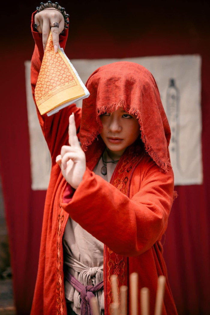 Diễn xuất của Hoàng Kim Ngọc là điểm sáng nổi bật trong phim Đèn Âm Hồn. (Ảnh FBNV)