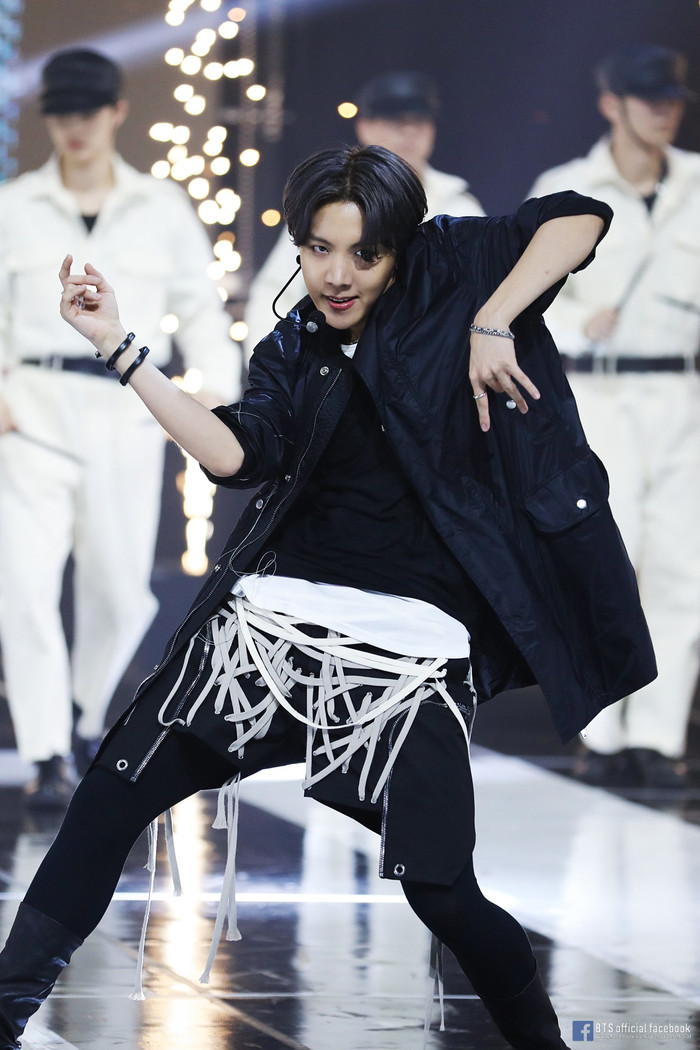 Chuyến lưu diễn của J-Hope đến rất gần, BIG HIT MUSIC đang ở đâu? Ảnh 4