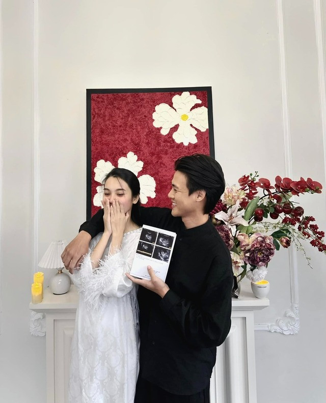 Quỳnh Lương đang mang thai lần 2. (Ảnh FBNV)