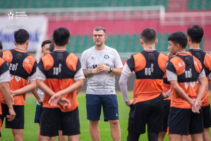 Cristiano Roland đã phải chia tay CLB Đà Nẵng. Ảnh: CLB Đà Nẵng